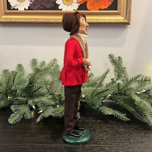 Byers’ Choice Caroler - Picture 4 of 7